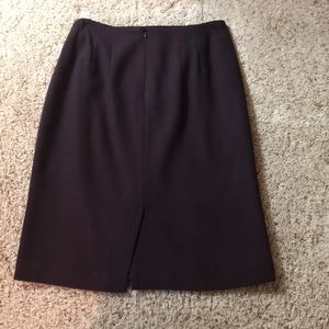 HOST PICK 🎉🎊Ellen Tracy, Straight Skirt!